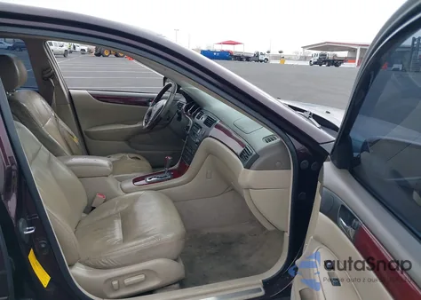 2002 Lexus Es 300 z USA, uszkodzony, nr VIN JTHBF30G020066068